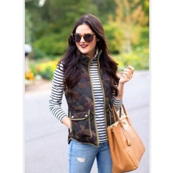 J. Crew Jackets & Blazers - J. Crew Green Excursion Quilted Camo Vest S EUC